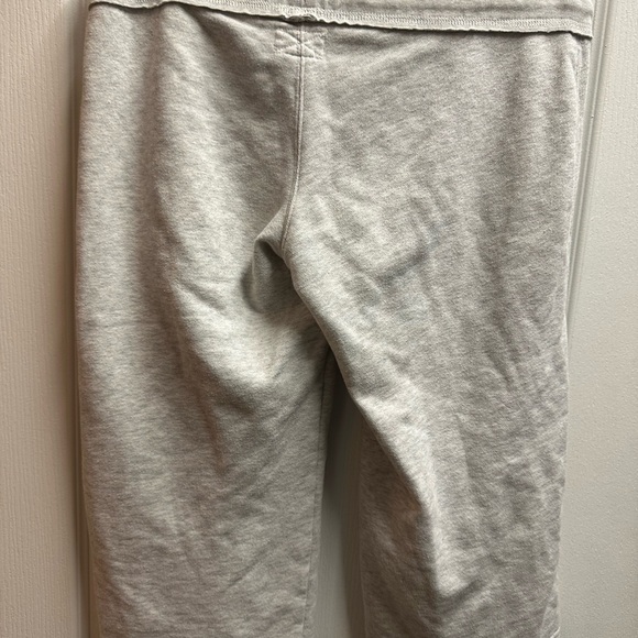 American Eagle Outfitters Women's Gray Sweat Shorts size M/ NWOT A218 - Picture 3 of 3